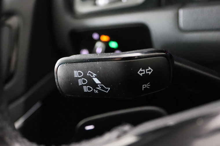Vehicle Image 28