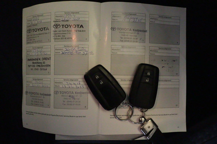 Vehicle Image 13