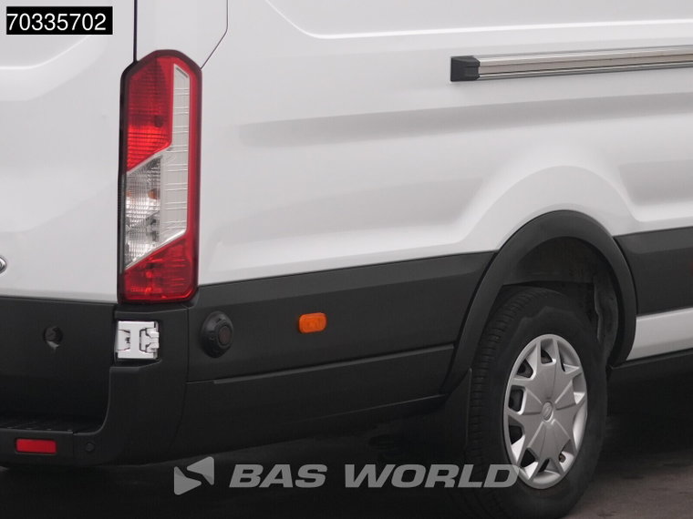 Vehicle Image 38