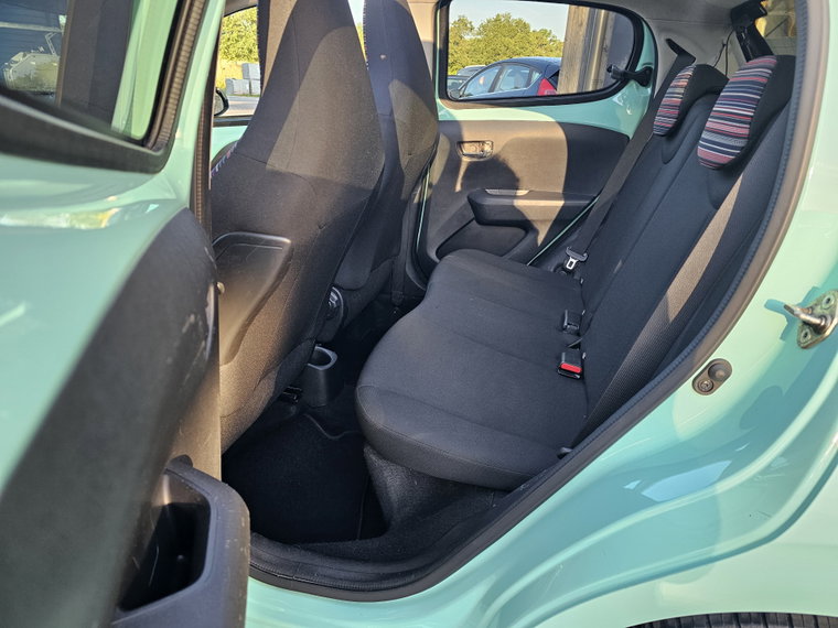 Vehicle Image 20