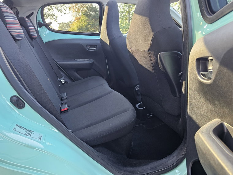 Vehicle Image 23