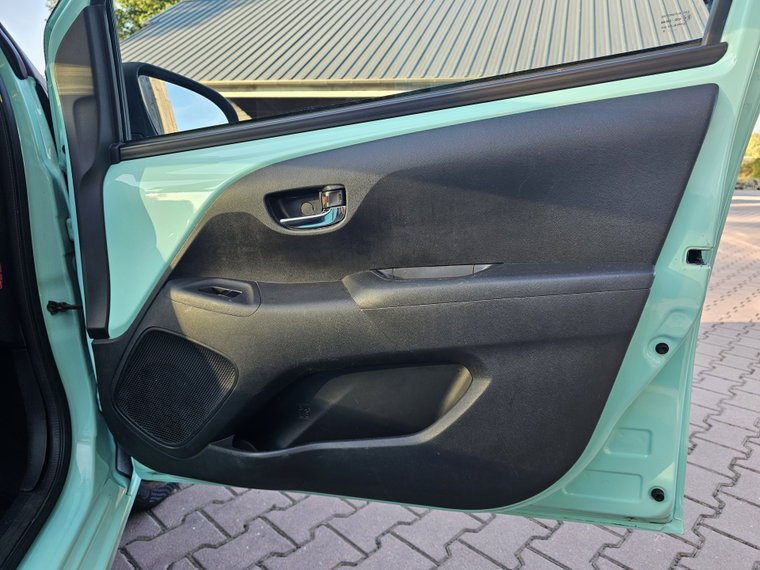 Vehicle Image 24