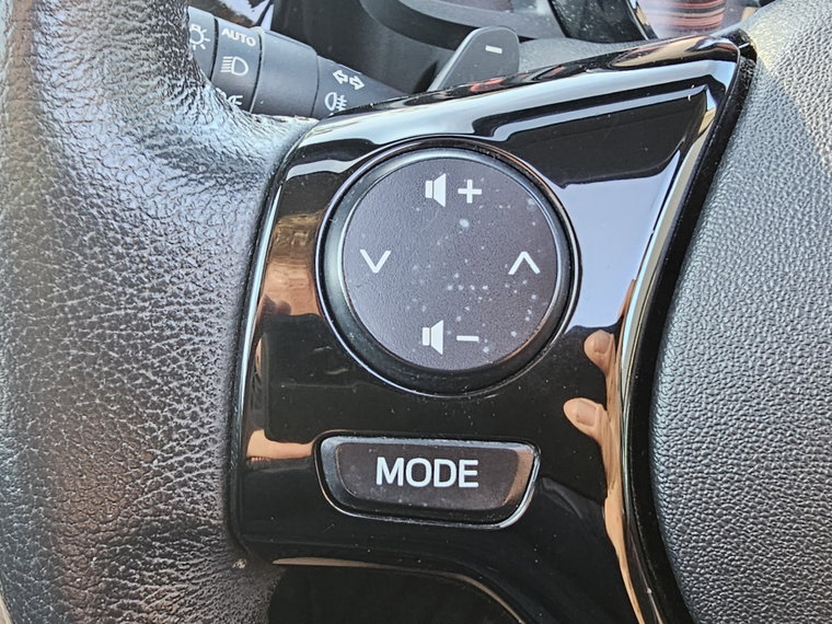 Vehicle Image 28
