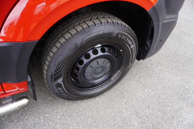 Vehicle Image 21