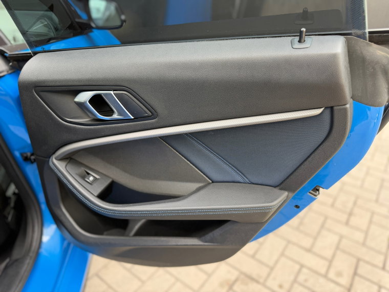 Vehicle Image 33