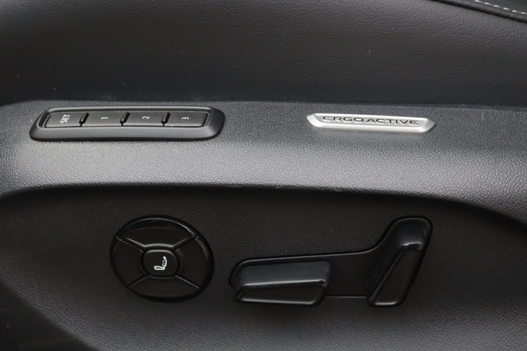Vehicle Image 29