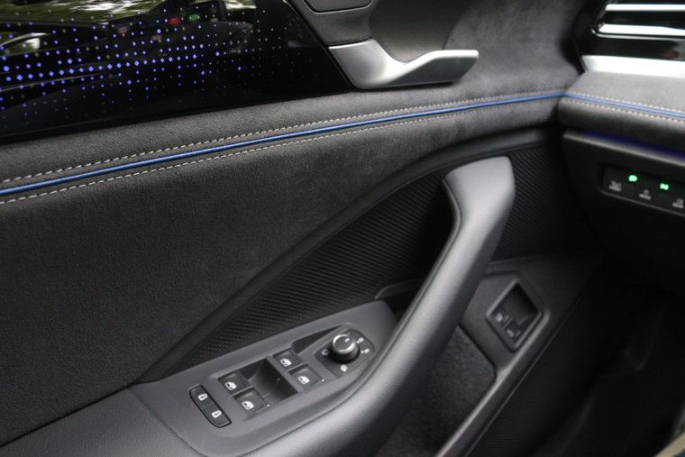 Vehicle Image 33
