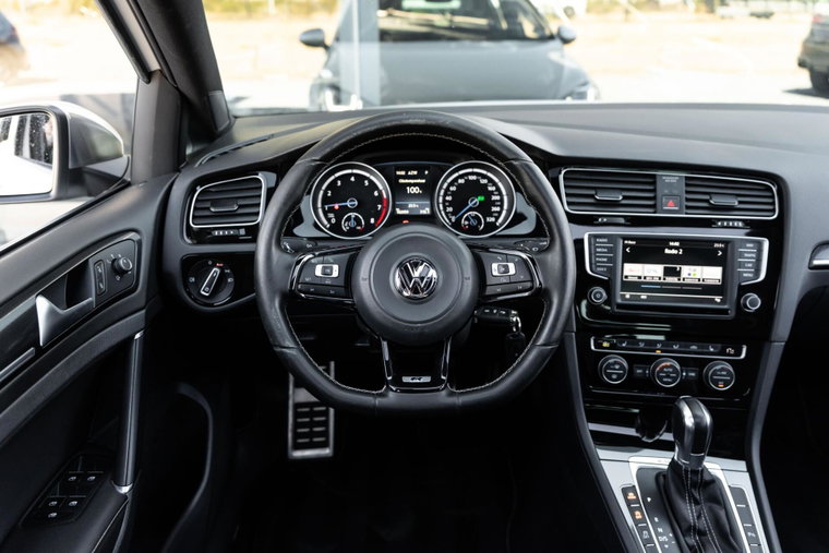 Vehicle Image 16