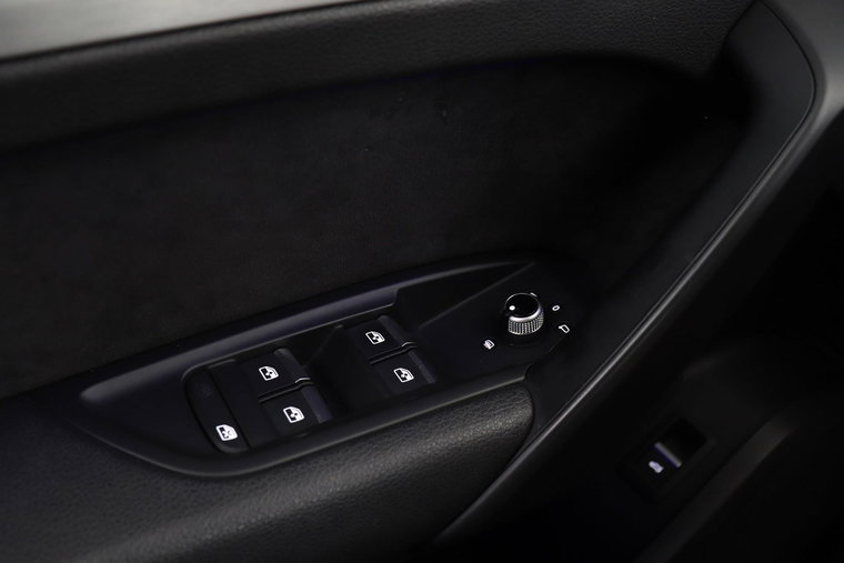 Vehicle Image 45