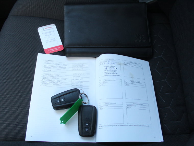 Vehicle Image 10