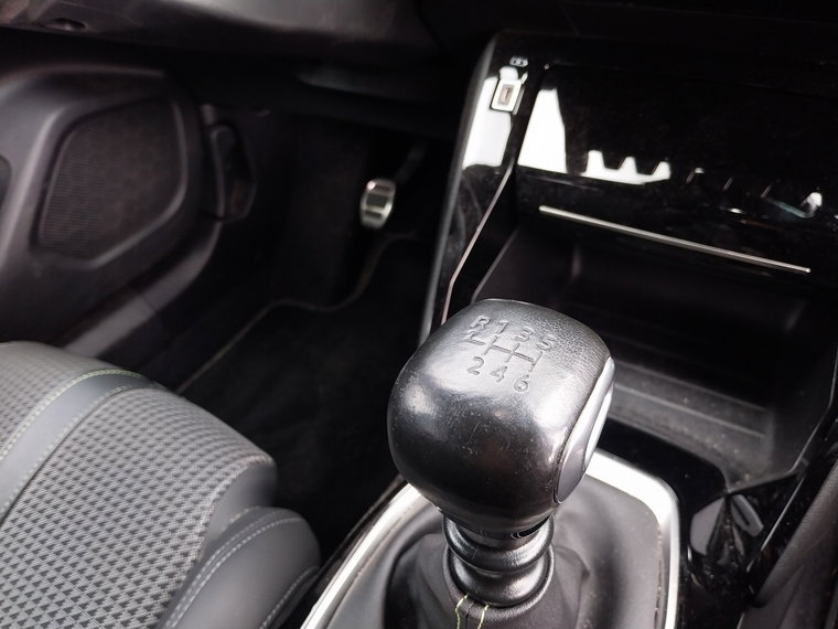 Vehicle Image 24