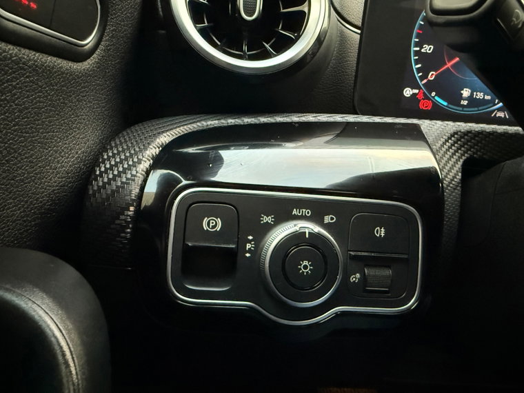 Vehicle Image 29