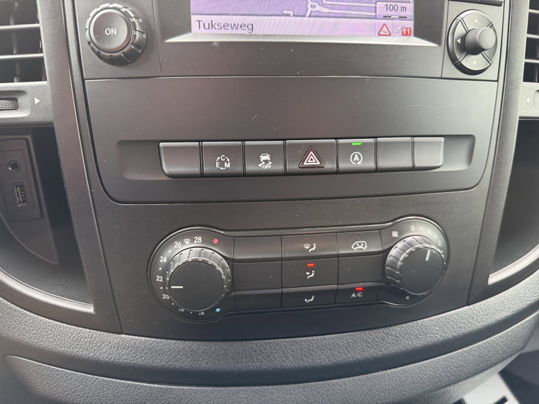 Vehicle Image 27