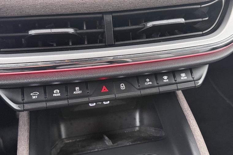 Vehicle Image 33