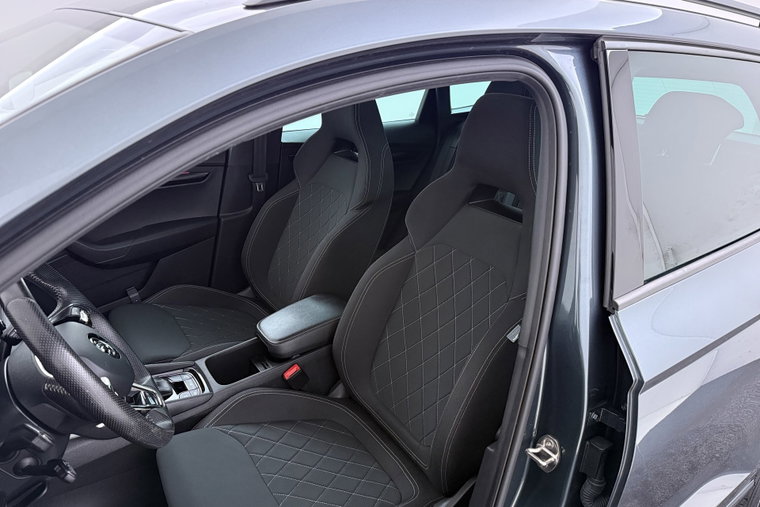 Vehicle Image 19