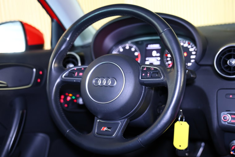Vehicle Image 23