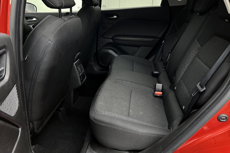 Vehicle Image 25