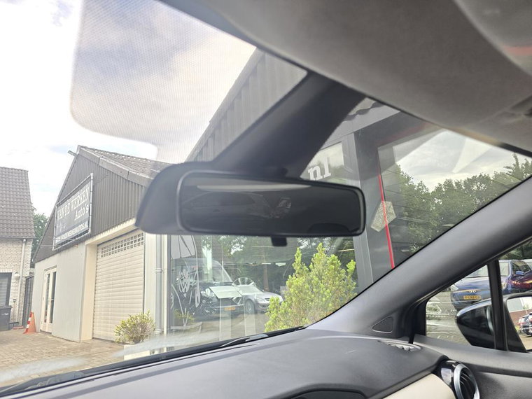 Vehicle Image 27
