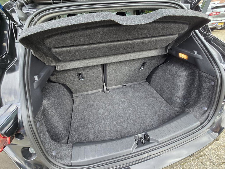 Vehicle Image 28