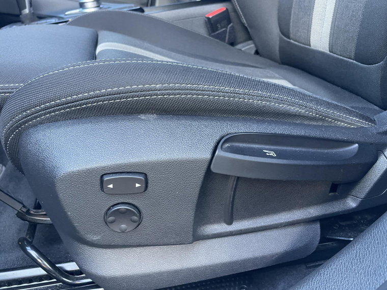 Vehicle Image 28