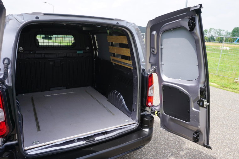 Vehicle Image 30