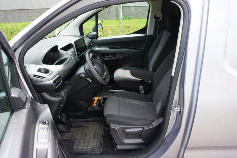 Vehicle Image 33