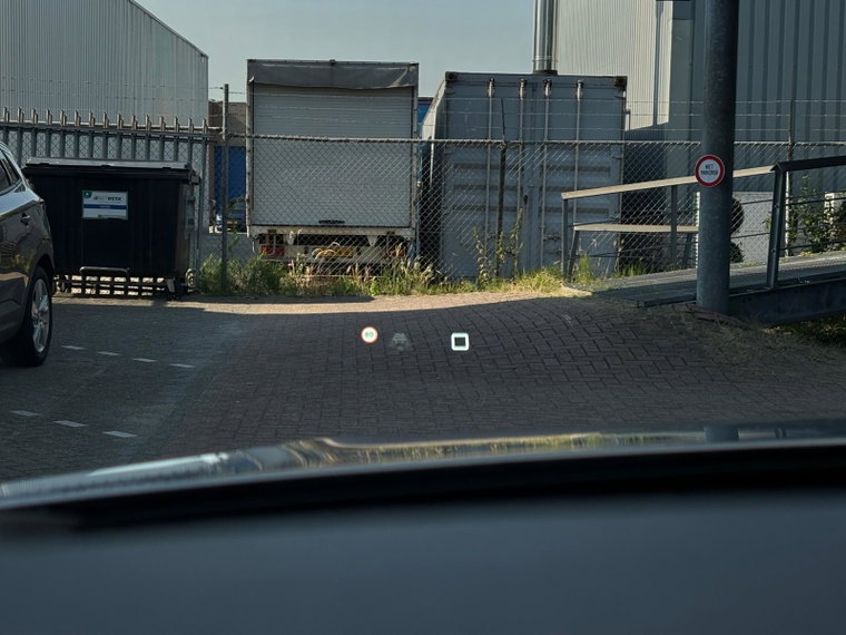 Vehicle Image 25