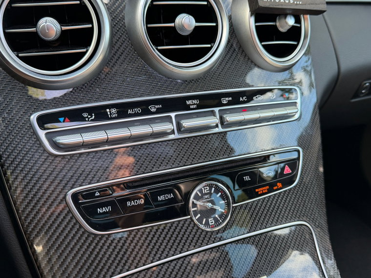 Vehicle Image 28