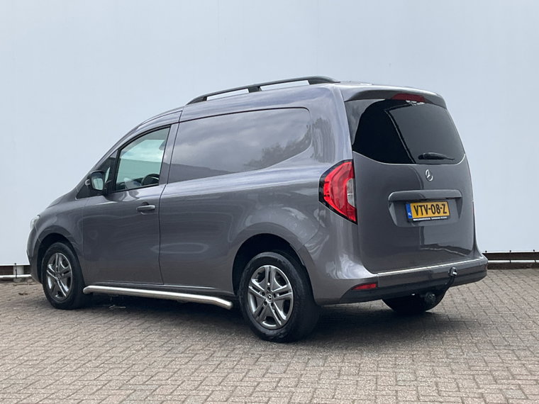 Vehicle Image 38