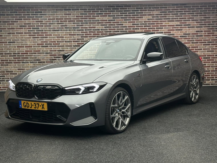 Vehicle Image 35