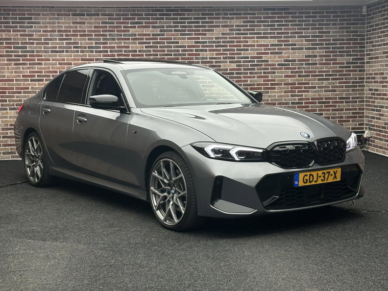 Vehicle Image 36