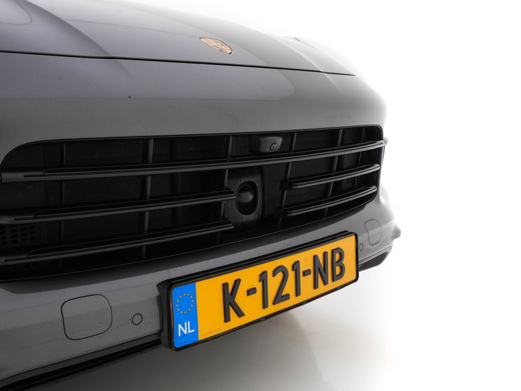 Vehicle Image 32