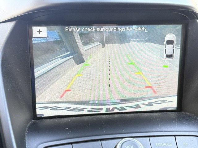 Vehicle Image 9