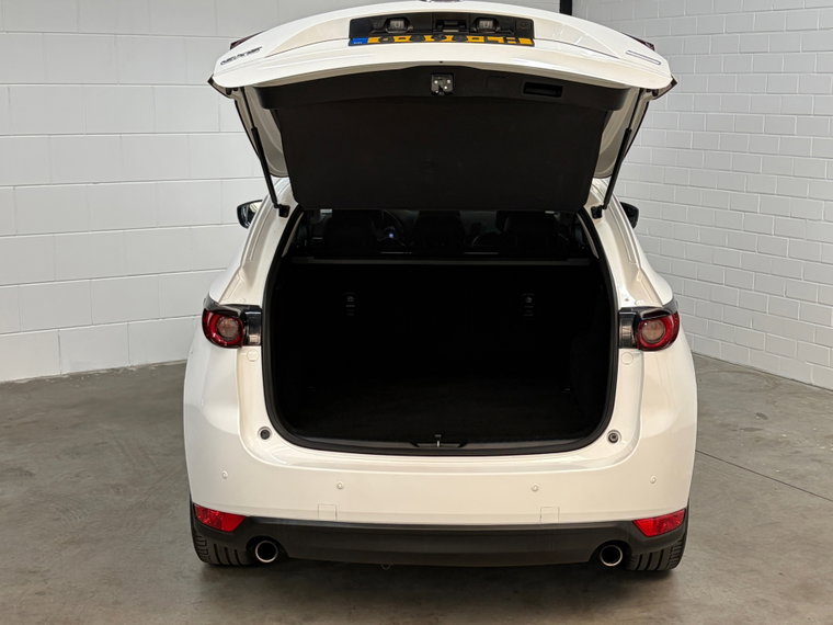 Vehicle Image 38
