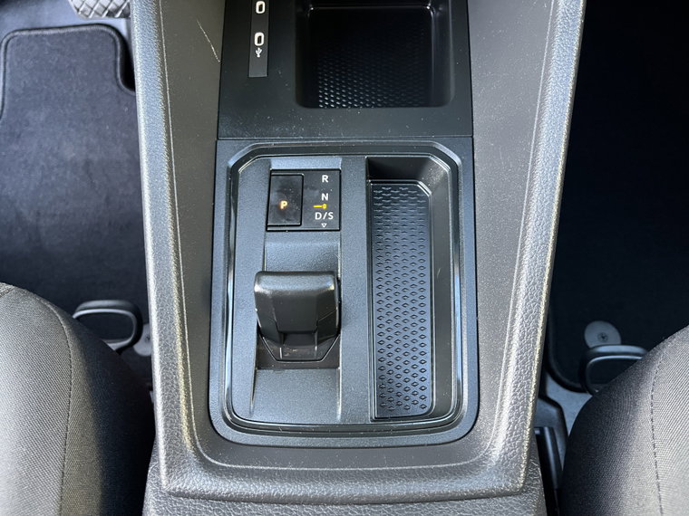 Vehicle Image 32