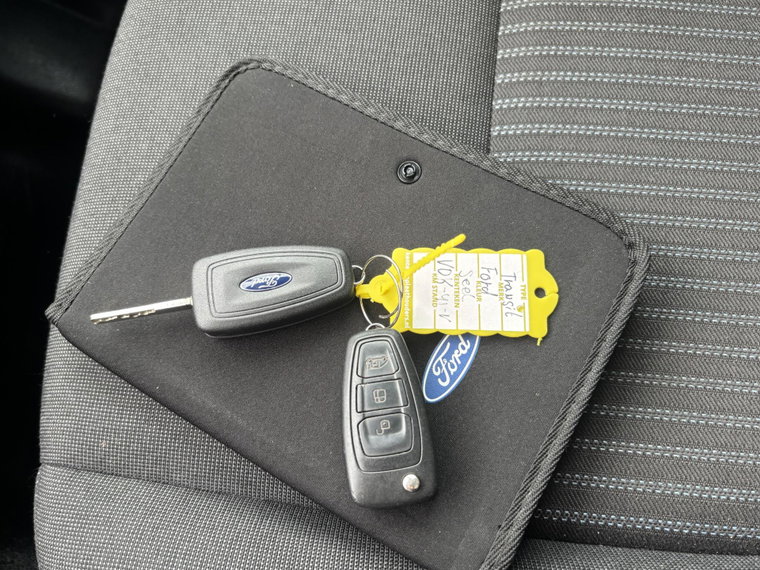 Vehicle Image 18
