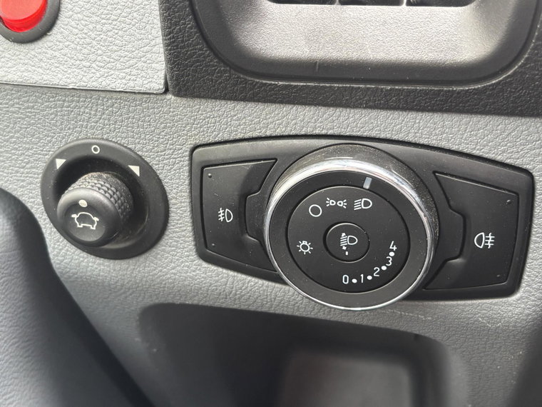Vehicle Image 29