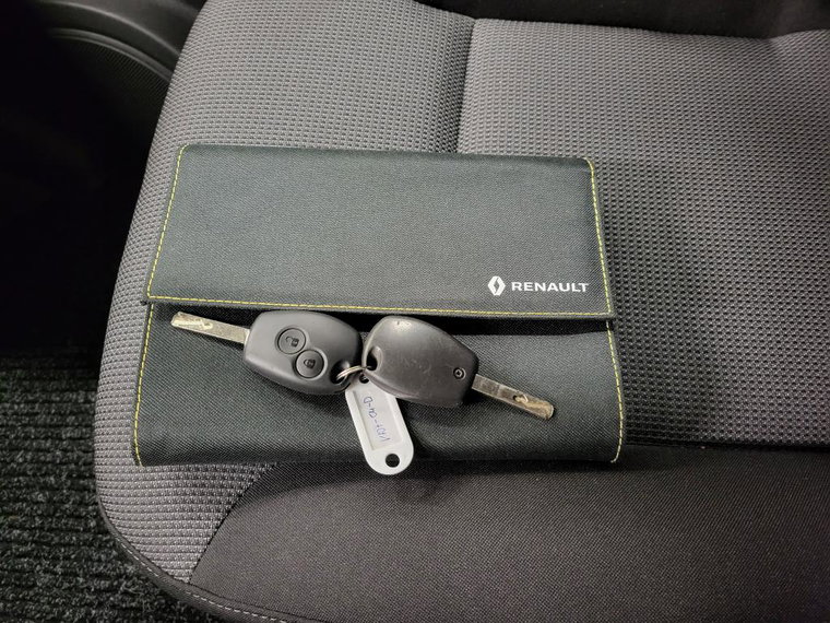 Vehicle Image 16