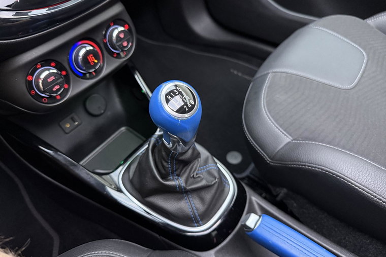 Vehicle Image 24