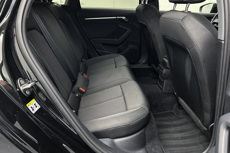 Vehicle Image 28