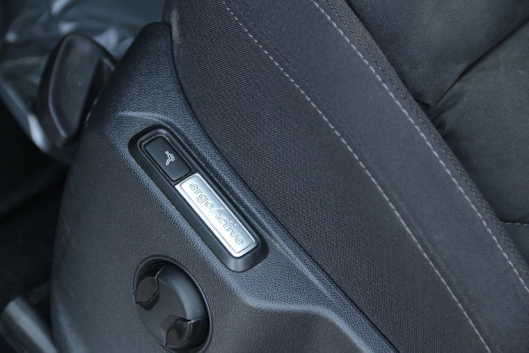 Vehicle Image 19