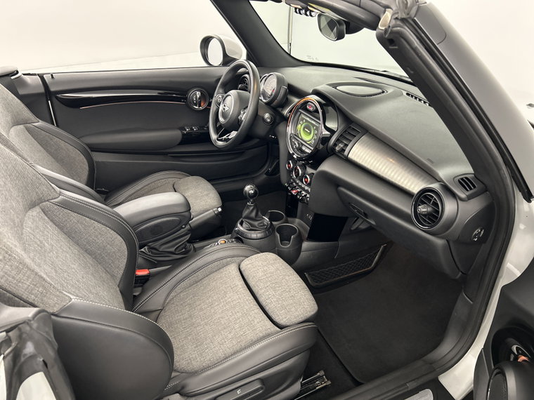 Vehicle Image 28