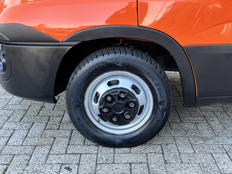 Vehicle Image 27