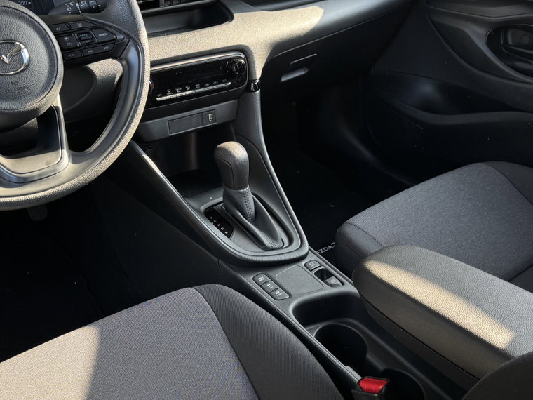 Vehicle Image 12