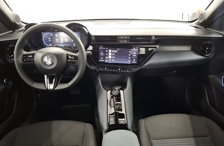 Vehicle Image 15