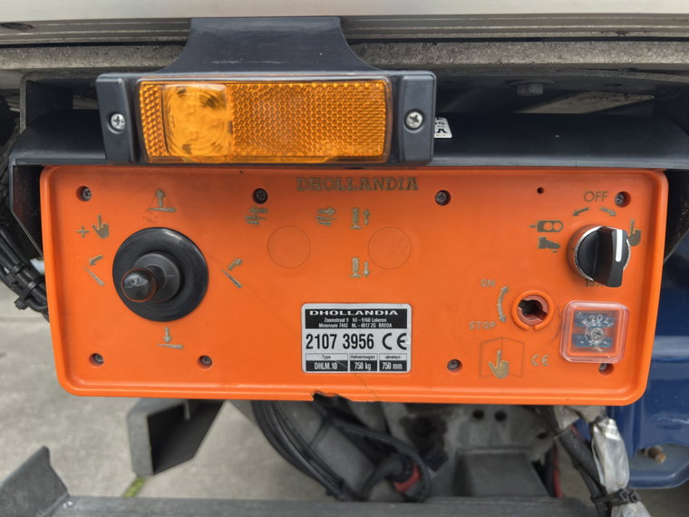 Vehicle Image 22