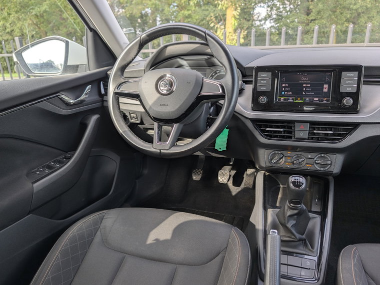 Vehicle Image 9