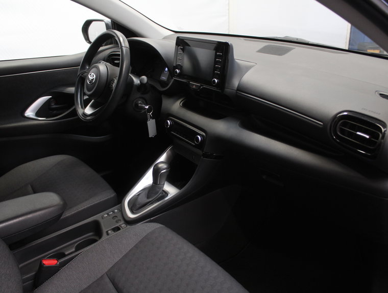 Vehicle Image 6