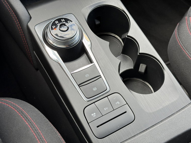 Vehicle Image 25