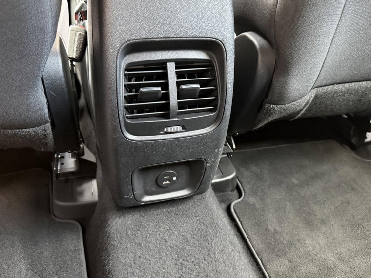 Vehicle Image 28